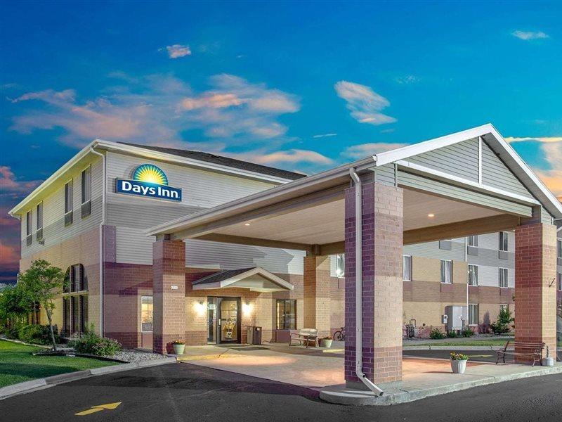 Days Inn By Wyndham Madison Ne/Виндзор Экстерьер фото