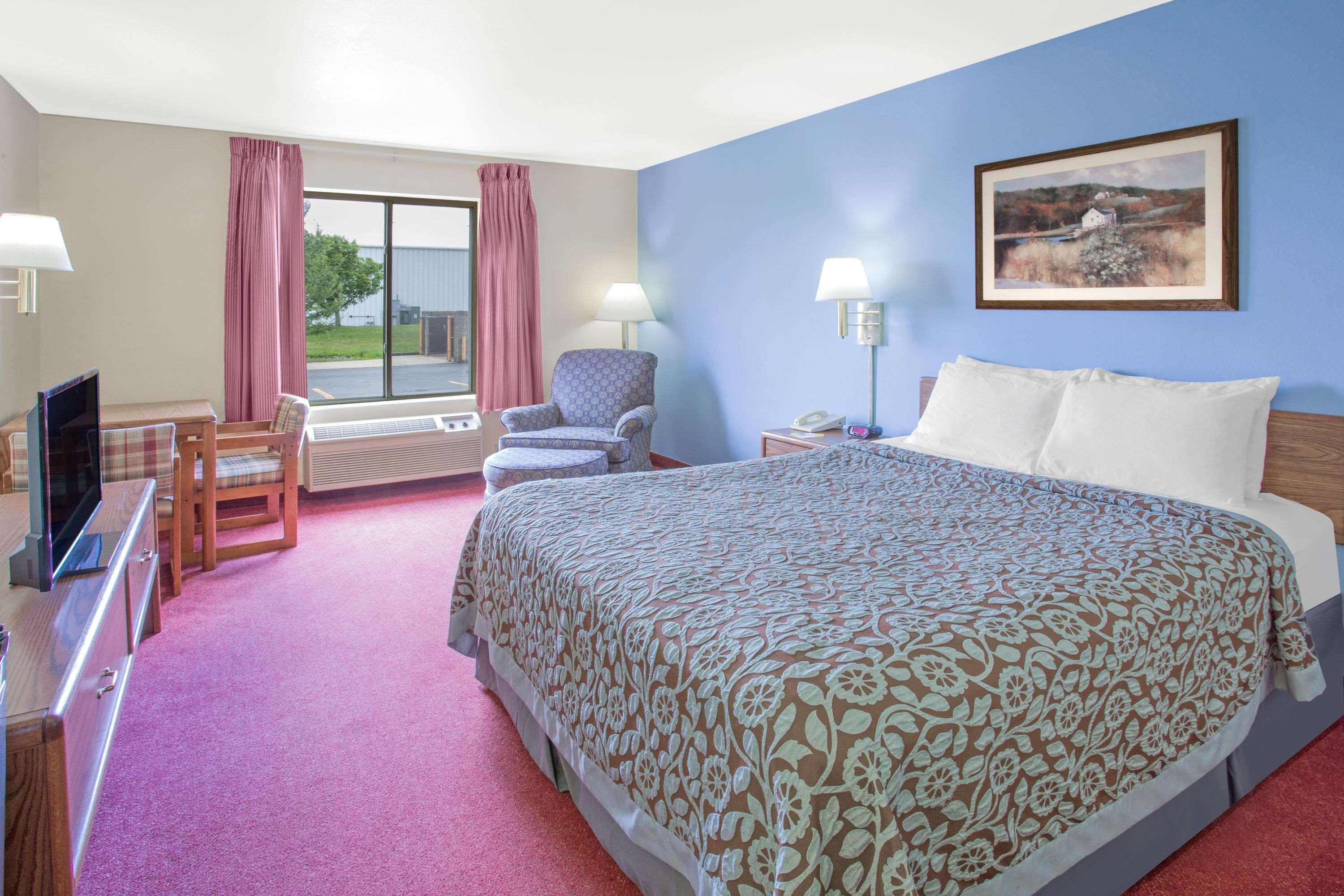Days Inn By Wyndham Madison Ne/Виндзор Экстерьер фото